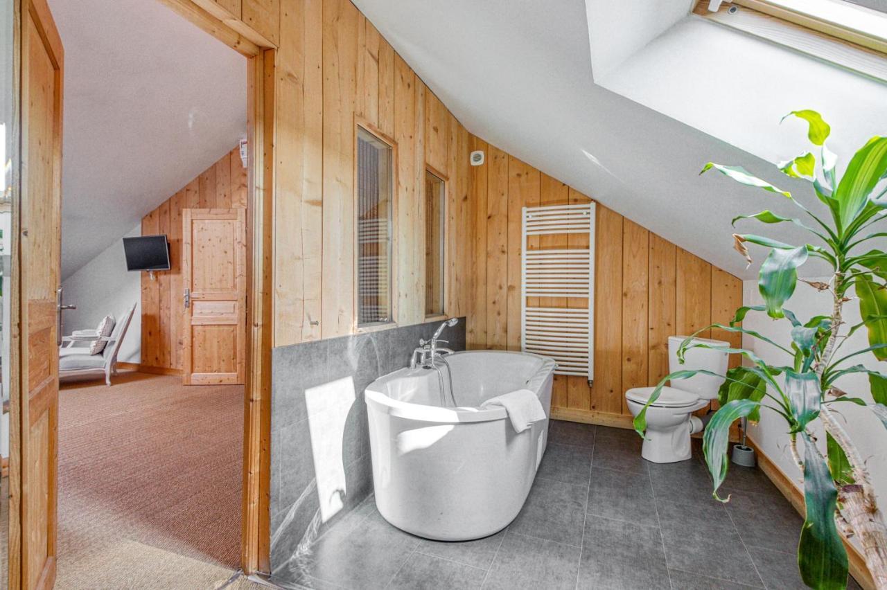 Deluxe Family Room,1338528230:JPEG